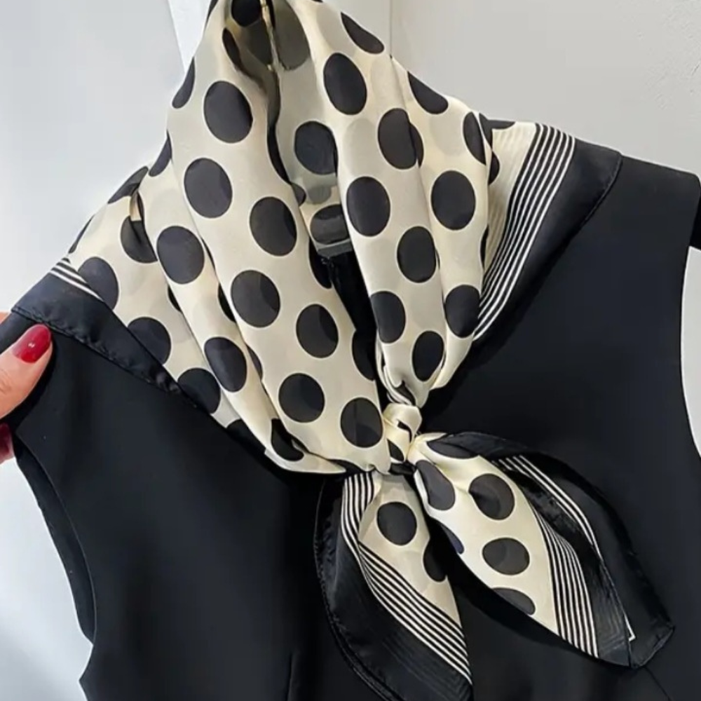 🧣 Foulard Carré Doux avec Boîte Cadeau Élégante – Accessoire Chic et Raffiné -AM ASSYREM