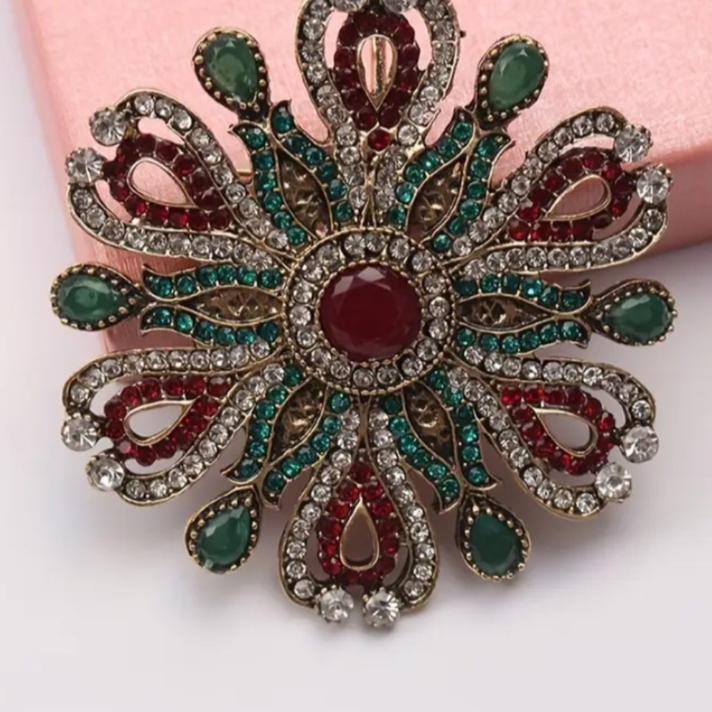 🌸 Broche Vintage Florale Élégante en Strass – Rouge & Vert, Style Rétro Chic - AM ASSYREM