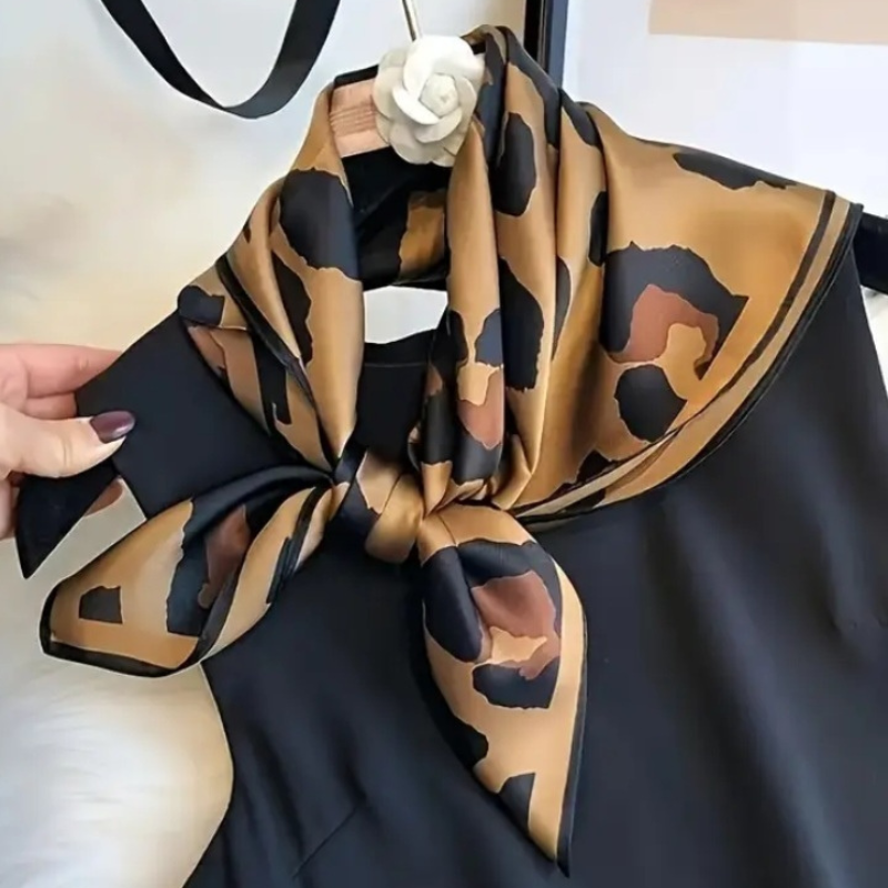 🧣 Foulard Carré Doux avec Boîte Cadeau Élégante – Accessoire Chic et Raffiné -AM ASSYREM