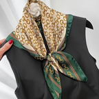 🧣 Foulard Carré Doux avec Boîte Cadeau Élégante – Accessoire Chic et Raffiné -AM ASSYREM