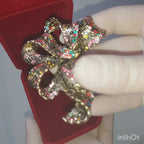 💎✨ Grande Broche Vintage 2 en 1 🌹 (Broche + Pendentif) – Dans un Coffret en Velours Rouge 🎁 | AM ASSYREM