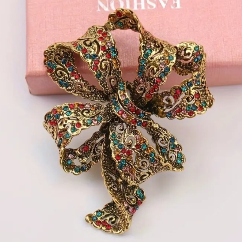 💎✨ Grande Broche Vintage 2 en 1 🌹 (Broche + Pendentif) – Dans un Coffret en Velours Rouge 🎁 | AM ASSYREM