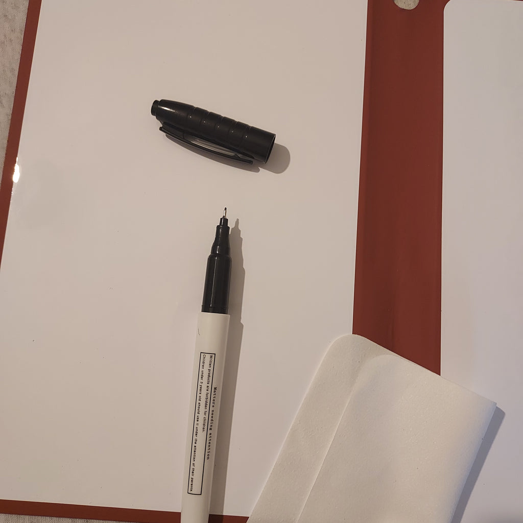 🧾 Cahier effaçable réutilisable avec marqueur et chiffon - AM ASSYREM